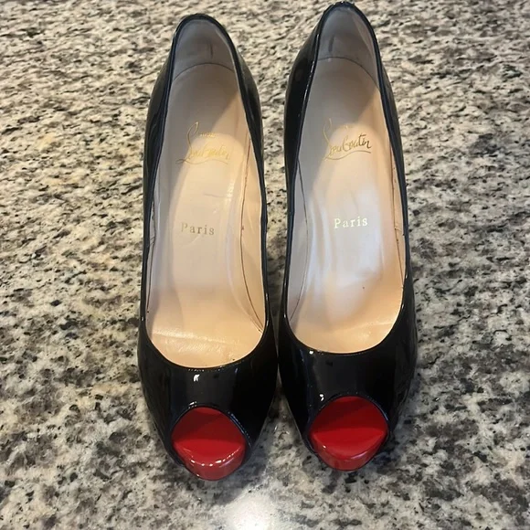 Christian Louboutin, Black Patent Very Privé Heel
39.5 EU (Size 9.5 US) - Picture 2 of 6